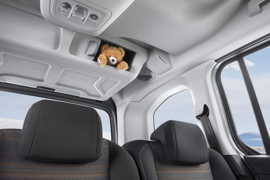 Интерьер Opel Combo Life 2018 года  (фото 35 из 44)
